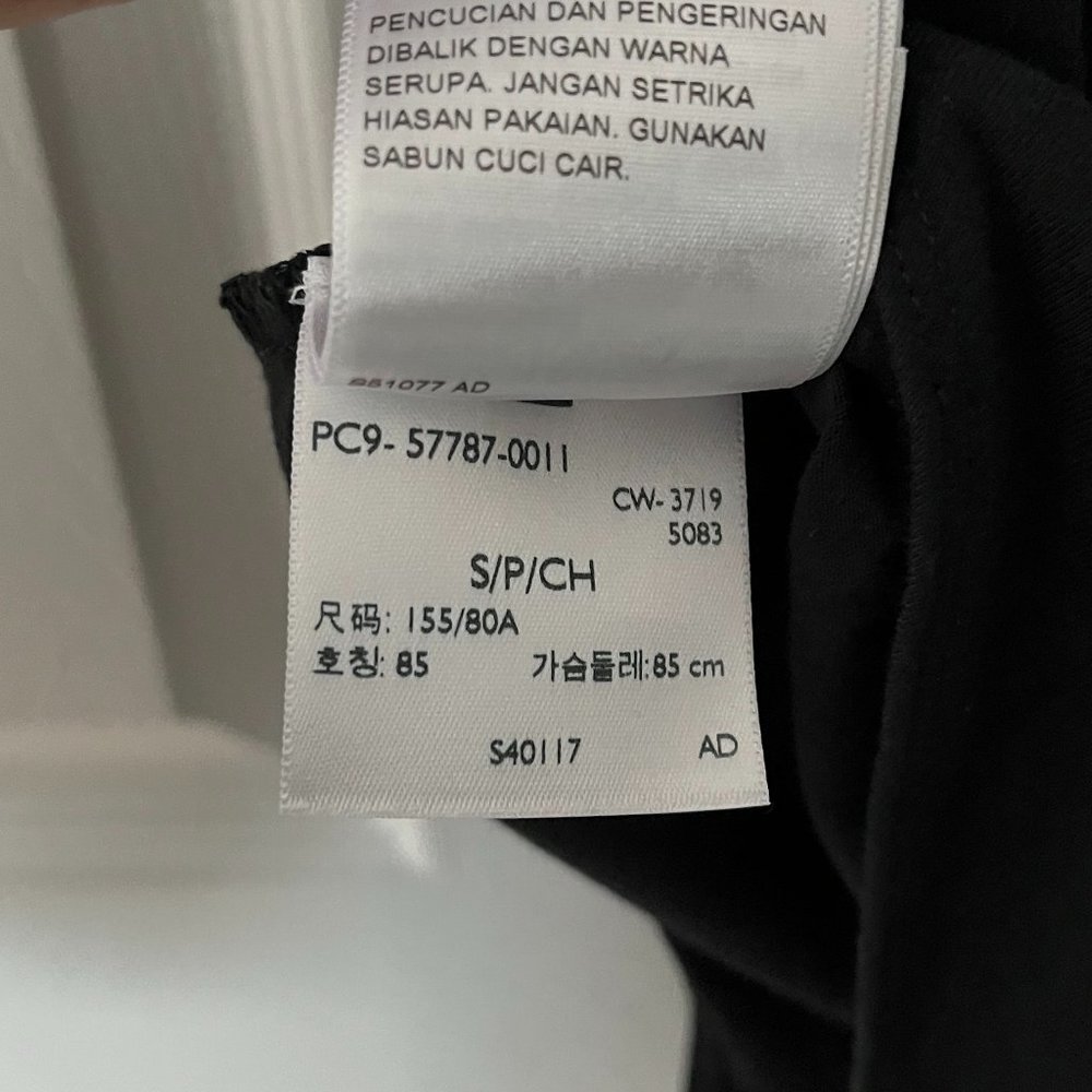 Levi's Black Graphic Bodysuit NWOT - Picture 4 of 4
